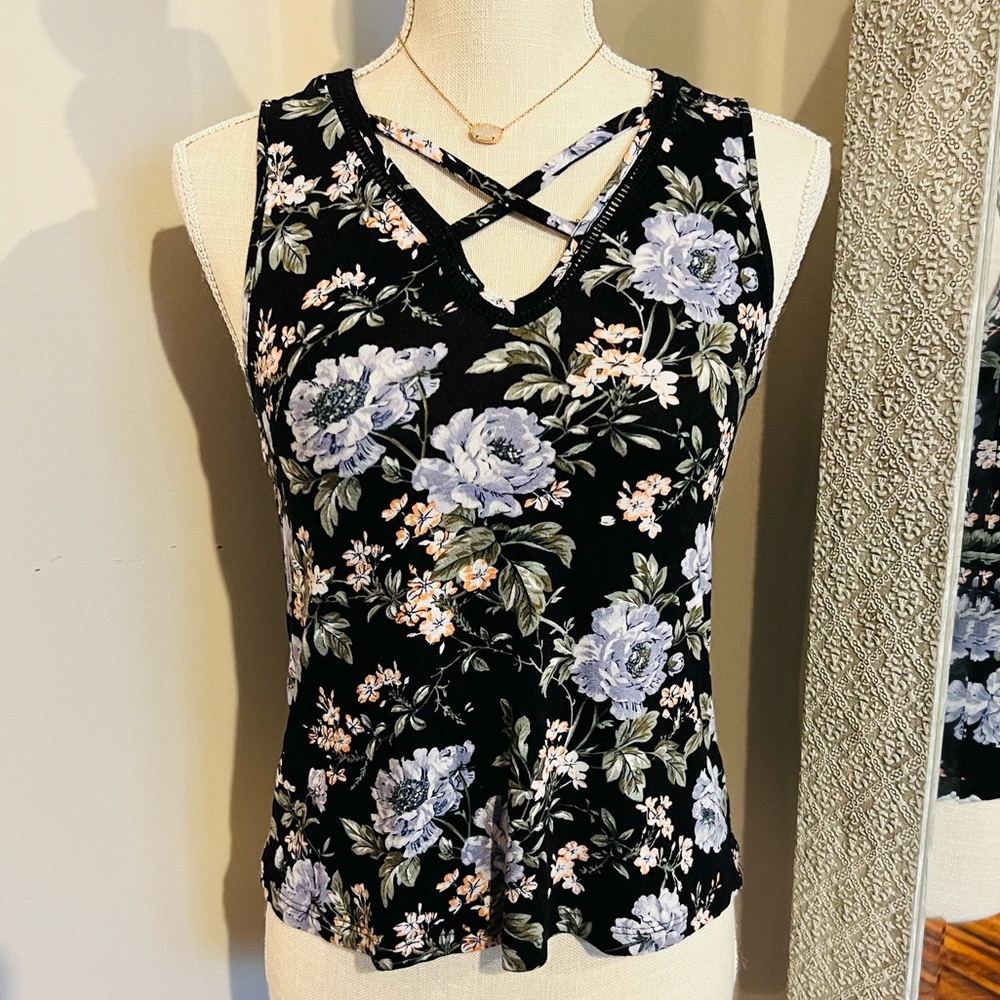 AMERICAN EAGLE Black Floral Crisscross Soft Knit Tank Top Girly Feminine Size XS